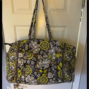 Vera Bradley Tavel bag
